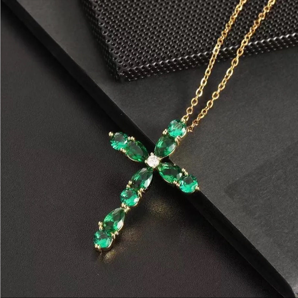 Elegant Gold and Green Cross Pendant Necklace - stainless steel